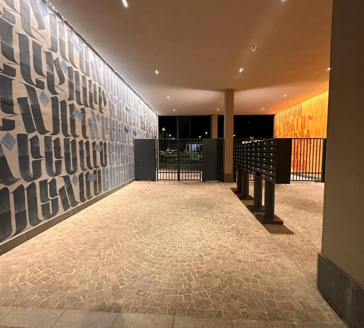 Milano Maison D'Anna 0*, Milan