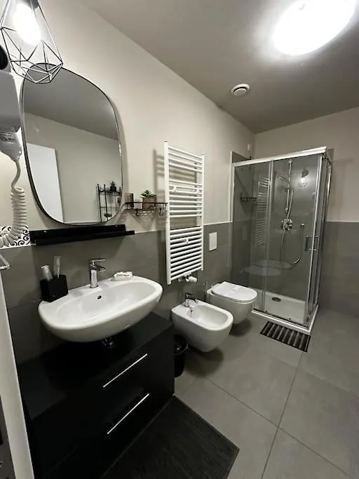 Milano Maison D'Anna 0*, Milan