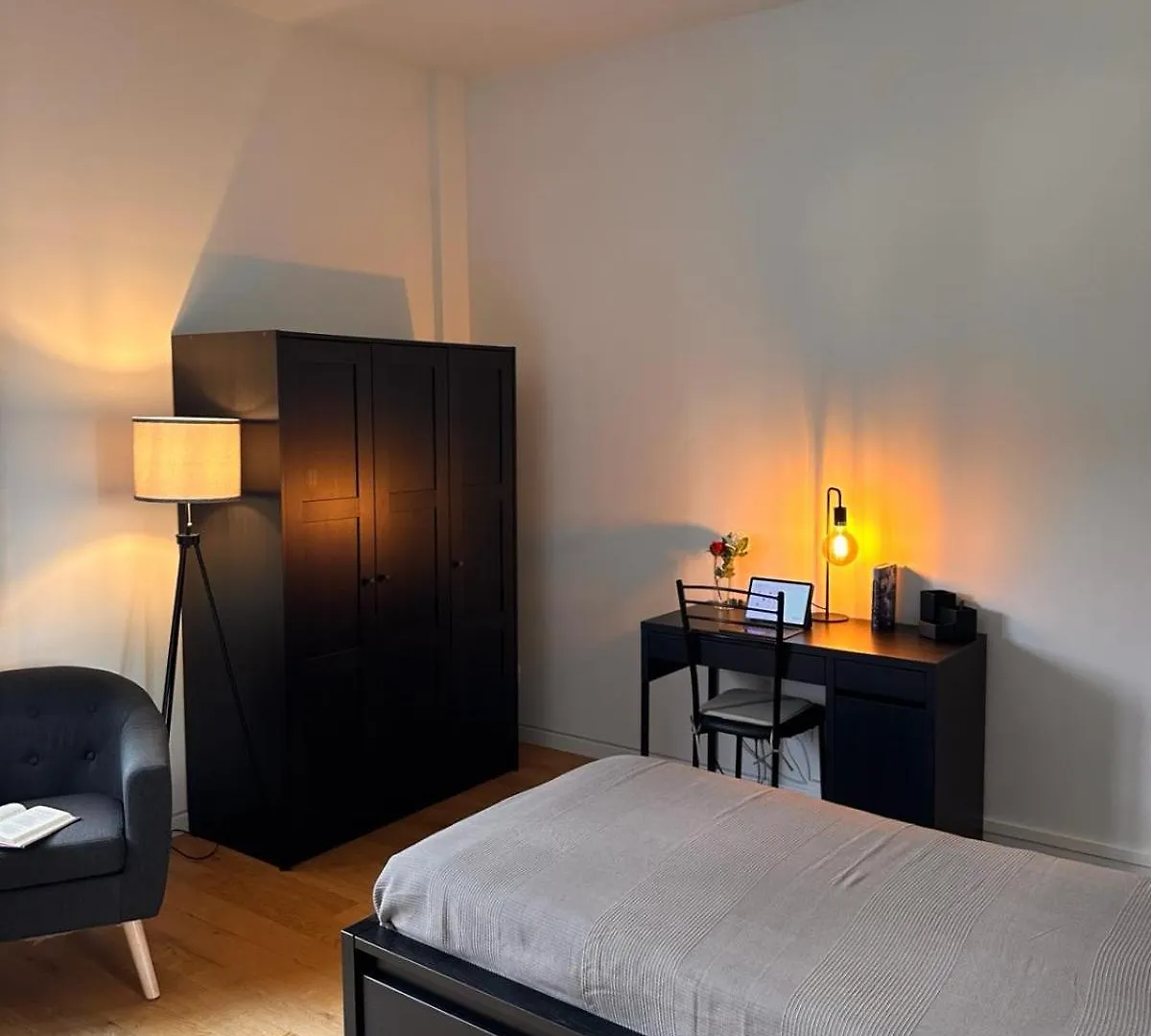 Milano Maison D'Anna 0*, Milan